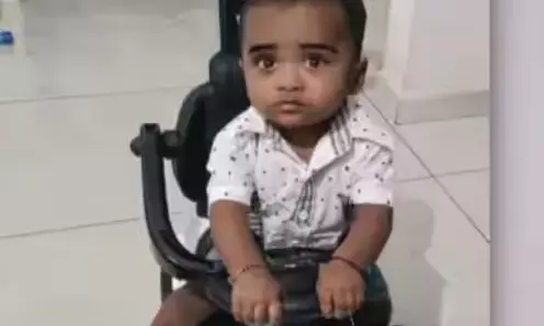 തൊട്ടിലിന്റെ കയർ കഴുത്തിൽ കുടുങ്ങി അപകടം; താനൂരിൽ ഒന്നരവസുകാരന് ദാരുണാന്ത്യം; മൃതദേഹം ആശുപത്രിയിൽ