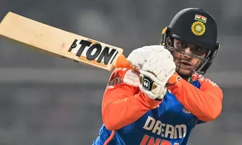 സിക്സര്‍ അഭിഷേകവുമായി അഭിഷേക് ശര്‍മ്മ; 34 പന്തില്‍ കുറിച്ചത് 79 റണ്‍സ്; ഇംഗ്ലണ്ടിനെതിരെ ഒന്നാം ടി 20 യില്‍ ഇന്ത്യക്ക് ഏഴ് വിക്കറ്റിന്റെ തകര്‍പ്പന്‍ ജയം; പരമ്പരയില്‍ ഇന്ത്യ മുന്നില്‍