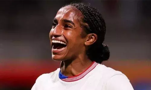 വനിതാ ഫുട്ബോളില്‍ ട്രാന്‍സ്ഫര്‍ തുകയില്‍ റെക്കോഡ് സൃഷ്ടിച്ച് അമേരിക്കന്‍ താരം; അമേരിക്കന്‍ പ്രതിരോധ താരം നവോമി ഗിര്‍മ ചെല്‍സി സ്വന്തമാക്കിയത് 11 ലക്ഷം ഡോളറിന്; വനിതാ ഫുട്ബോളില്‍ ഒരു മില്യണ്‍ ഡോളര്‍ ട്രാന്‍സ്ഫര്‍ തുക ലഭിക്കുന്ന ആദ്യ താരമെന്ന റെക്കോഡും