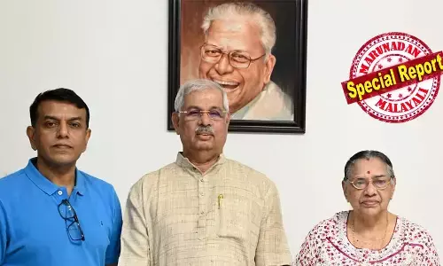 പിണറായി വിജയനെ രാജ്ഭവനില്‍ ഒരുമിച്ചു നടക്കാന്‍ ക്ഷണിച്ചു; പിന്നാലെ വിഎസിനെ വീട്ടിലെത്തി കണ്ടു; മാതൃകാ ജീവിതം നയിച്ച വിഎസിനെ കണ്ടത് ഭാഗ്യമായി കരുതുന്നു; കോളെജ് തൊട്ടേ കേട്ടിട്ടുണ്ടെന്ന് ഗവര്‍ണര്‍; സൗഹൃദ വഴിയില്‍ രാജേന്ദ്ര ആര്‍ലേക്കര്‍ കളംപിടിക്കുമ്പോള്‍