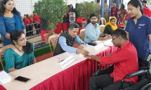 സമ്മതിദാനാവകാശം നേരിട്ടനുഭവിച്ചറിഞ്ഞ് ഡിഫറന്റ് ആര്‍ട് സെന്ററിലെ ഭിന്നശേഷിക്കാര്‍