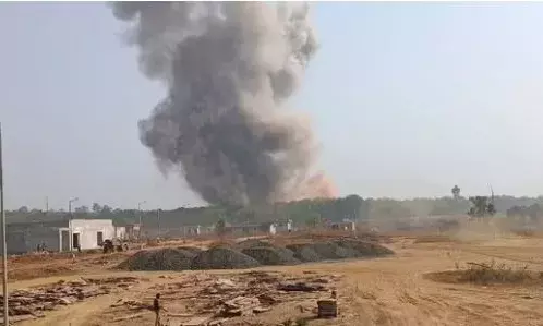 ആയുധ നിർമ്മാണ ഫാക്ടറിയിൽ വൻ സ്ഫോടനം; പൊട്ടിത്തെറി ആർഡിഎക്സ് നിർമ്മാണത്തിനിടെ; ഉഗ്രശബ്ദം കേട്ട് ഞെട്ടി നാട്ടുകാർ; അഞ്ച് പേർ കൊല്ലപ്പെട്ടു; നിരവധി പേർക്ക് പരിക്ക്; സംഭവം മഹാരാഷ്ട്രയിൽ