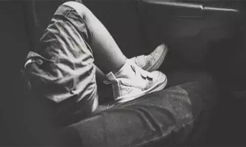 ആദ്യ ഭാര്യയിലെ കുട്ടിയുമായി രണ്ടാം ഭാര്യയിലെ കുട്ടി നിരന്തരം വഴക്ക്; ശല്യമായതോടെ ഒഴിവാക്കാന്‍ പദ്ധതി; ഏഴ് വയസുകാരനെ നാല് ലക്ഷം രൂപയ്ക്ക് വിറ്റ് രണ്ടാനച്ഛന്‍; വിറ്റത് അനാഥകുട്ടിയെന്ന് പറഞ്ഞ്; സംഭവത്തില്‍ നാല് പേര്‍ പിടിയില്‍