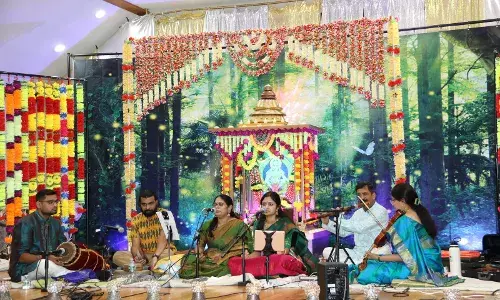 ഭക്തിഗാന രചയിതാവ് സതീഷ് കെ മേനോനെ കെ.എച്.എന്.എ. ആദരിച്ചു ഭക്തിഗാന രചയിതാവ് സതീഷ് കെ മേനോനെ കെ.എച്.എന്.എ. ആദരിച്ചു