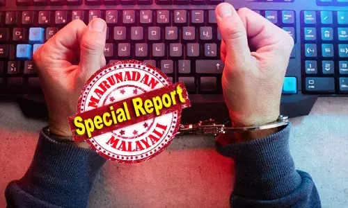 ക്രെഡിറ്റ് കാര്‍ഡ് നമ്പറും ആധാര്‍ നമ്പറും അടക്കമുള്ള വിവരങ്ങള്‍ കാണിച്ച് വിശ്വസിപ്പിച്ചു; അധ്യാപകനെ വെര്‍ച്വല്‍ അറസ്റ്റ് ചെയ്ത് തട്ടിപ്പ് സംഘം;  മുറിക്കുള്ളില്‍ മുള്‍മുനയില്‍ നിര്‍ത്തിയത് മൂന്ന് മണിക്കൂര്‍: പത്ത് മിനിറ്റ് കൊണ്ട് പൊളിച്ച് പോലിസ്