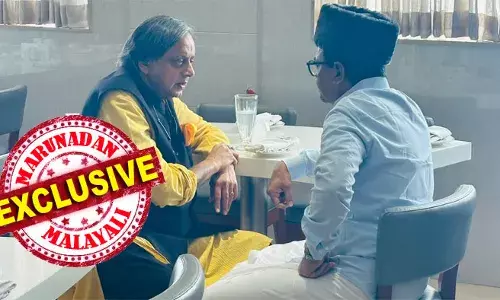 പാണക്കാട് തങ്ങളുമായുള്ള തരൂരിന്റെ രഹസ്യ ചര്‍ച്ച; മുസ്ലീംലീഗ് നേതാക്കളെ പോലും ഒഴിവാക്കിയുള്ള ആ സംസാരത്തില്‍ കോണ്‍ഗ്രസിനുള്ളില്‍ അങ്കലാപ്പ്; മലബാറില്‍ നാലു ദിവസം തങ്ങി തിരുവനന്തപുരം എംപി നടത്തിയത് നിര്‍ണ്ണായക രാഷ്ട്രീയ നീക്കങ്ങള്‍; തദ്ദേശ ഫലം വന്നാല്‍ ലീഗ് മനസ്സ് തെളിയും; കേരളത്തില്‍ കൈ നോക്കാന്‍ വീണ്ടും തരൂര്‍ സജീവം