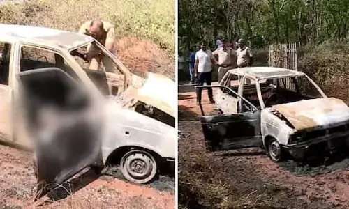 റബ്ബർ തോട്ടത്തിൽ കാർ കത്തി നശിച്ച നിലയിൽ; കാറിനുള്ളിൽ കത്തിക്കരിഞ്ഞ മൃതദേഹം; ആത്മത്യയെന്ന് പ്രാഥമിക നിഗമനം; സംഭവം ഇടുക്കിയിൽ