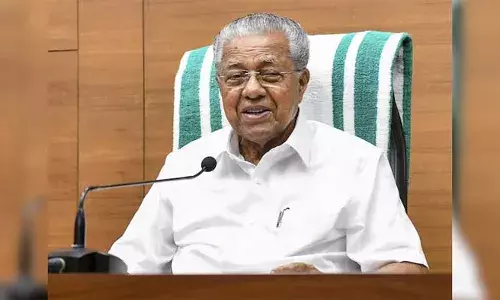 നാടിന്റെ നന്മയ്ക്കും ശോഭനമായ ഭാവിക്കുമായി ഒറ്റക്കെട്ടായി നില്‍ക്കാം; നമ്മുടെ ഭരണഘടനയ്ക്കും ജനാധിപത്യത്തിനും എതിരെ ഉയരുന്ന വെല്ലുവിളികളെ പ്രതിരോധിക്കുന്നത് ഓരോരുത്തരുടെയും കര്‍ത്തവ്യം: റിപ്പബ്ലിക് ദിന സന്ദേശത്തില്‍ മുഖ്യമന്ത്രി