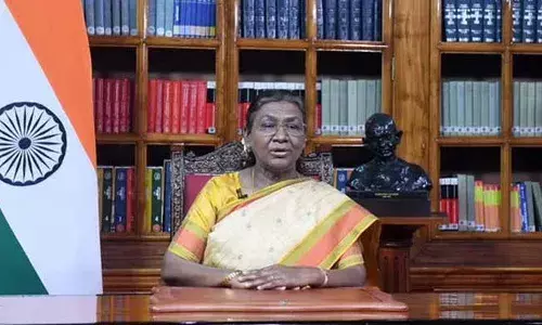 ഒരു രാജ്യം ഒരു തിരഞ്ഞെടുപ്പ് ഭരണസ്ഥിരത ഉറപ്പാക്കും; നയപരമായ സ്തംഭനാവസ്ഥ തടയാനും സാമ്പത്തിക ഭാരം കുറയ്ക്കാനും കഴിയും; ബില്ലിനെ പിന്താങ്ങി റിപ്പബ്ലിക് ദിന സന്ദേശത്തില്‍ രാഷ്ട്രപതി