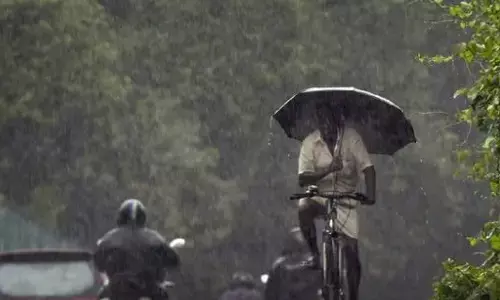 വീണ്ടും മാനം ഇരുളുന്നു..; രണ്ട് ജില്ലകളിൽ ഈ തീയതിയിൽ ശക്തമായ മഴയ്ക്ക് സാധ്യത; യെല്ലോ അലർട്ട്; മുന്നറിയിപ്പുമായി കാലാവസ്ഥാ വകുപ്പ്