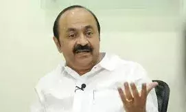 കമ്പനികള്‍ക്ക് കൊള്ളലാഭം ഉണ്ടാക്കുന്നതിനു വേണ്ടി മദ്യ വില വര്‍ധിപ്പിച്ചത് ദുരൂഹം; സുതാര്യതയില്ലാത്ത തീരുമാനം പിന്‍വലിക്കാന്‍ സര്‍ക്കാര്‍ തയാറാകണമെന്ന് പ്രതിപക്ഷ നേതാവ്