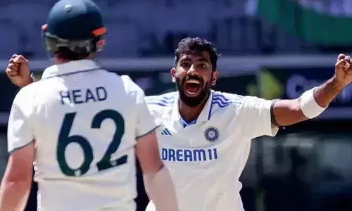 ഓസ്‌ട്രേലിയന്‍ ബാറ്റിംഗ് നിരയെ വിറപ്പിച്ച ഒറ്റയാള്‍ പോരാട്ടം;  അഞ്ച് ടെസ്റ്റില്‍ വീഴ്ത്തിയത് 32 വിക്കറ്റ്;  കലണ്ടര്‍ വര്‍ഷം 70ലേറെ വിക്കറ്റുകളും;   ജസ്പ്രീത് ബുമ്ര ഐസിസി ടെസ്റ്റ് ക്രിക്കറ്റര്‍ ഓഫ് ദ് ഇയര്‍; നേട്ടത്തിലെത്തുന്ന ആദ്യ ഇന്ത്യന്‍ പേസര്‍