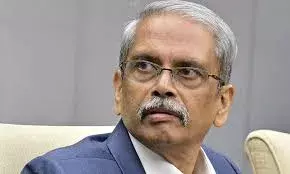 2014ല്‍ തന്നെ വ്യാജമായി ഹണി ട്രാപ്പ് കേസില്‍ കുടുക്കിയെന്നും തുടര്‍ന്ന് സര്‍വീസില്‍ നിന്ന് പിരിച്ചുവിട്ടെന്നും പരാതി; ഇന്‍ഫോസിസ് സഹസ്ഥാപകന്‍ ക്രിസ് ഗോപാലകൃഷ്ണനെതിരെ ബെംഗളൂരു പൊലീസ് കേസെടുത്തു