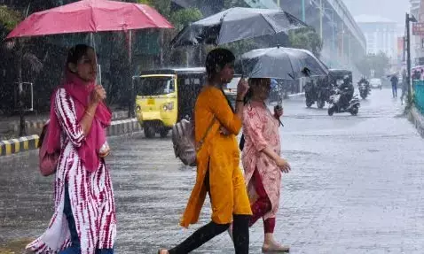 മഴ വരുന്നേ..; സംസ്ഥാനത്ത് അടുത്ത നാല് ദിവസം ശക്തമായ മഴയ്ക്ക് സാധ്യത; വിവിധ ജില്ലകളിൽ യെല്ലോ അലർട്ട്; മത്സ്യബന്ധനത്തിനും ജാഗ്രത നിർദ്ദേശം; മുന്നറിയിപ്പുമായി കേന്ദ്രകലാവസ്ഥ വകുപ്പ്