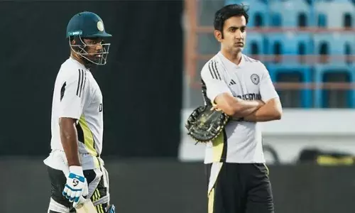 മറ്റുള്ളവര്‍ക്ക് മുന്‍പേ ഗ്രൗണ്ടില്‍; സിമന്റ് പിച്ചില്‍ പ്ലാസ്റ്റിക് പന്തില്‍ പുള്‍, ഹുക്ക് ഷോട്ടുകള്‍; മുക്കാല്‍ മണിക്കൂറോളം ബൗണ്‍സറുകള്‍ നേരിട്ട് ബാറ്റിംഗ് പരിശീലനം; അതിവേഗ പന്തുകള്‍ക്കെതിരെ പ്രത്യേക പരിശീലനവുമായി സഞ്ജു