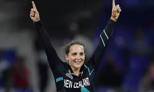 2024ലെ മികച്ച വനിതാ ക്രിക്കറ്റര്‍; കിവികളെ ടി 20 കിരീടമണിയിച്ച് ഓള്‍ റൗണ്ടര്‍ മികവ്; റെയ്ചല്‍ ഹെയ്‌ഹോ ഫ്‌ളിന്റ് ട്രോഫി അമേലിയ കെര്‍ സ്വന്തമാക്കി