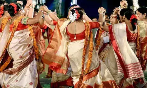 കാഴ്ചക്കാരായി മാറി നില്‍ക്കാന്‍ ഇനിയില്ല;  മണിപ്പുഴ ക്ഷേത്രത്തില്‍ ഉത്സവം നടത്തിപ്പുകാരായി സ്ത്രീകള്‍