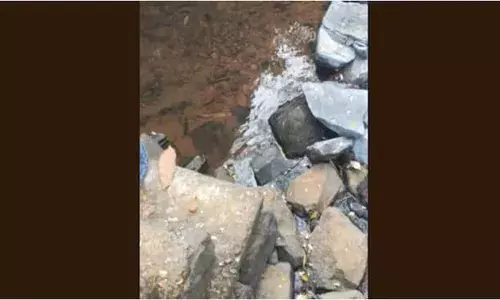 മധ്യവയസ്‌കന്റെ മൃതദേഹം തോട്ടില്‍ കണ്ടെത്തി; തോടിന് സമീപമുള്ള കലുങ്കില്‍ നിന്ന് വീണതാകാം എന്ന് പ്രാഥമിക നിഗമനം