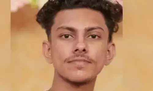 ബൈക്ക് വൈദ്യുതി പോസ്റ്റിലിടിച്ച് അപകടം; യുവാവിന് ദാരുണാന്ത്യം; കൂട്ടുകാരന് ഗുരുതര പരിക്ക്; ആശുപത്രിയിൽ പ്രവേശിപ്പിച്ചു; സംഭവം കണ്ണൂരിൽ