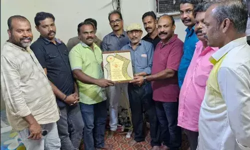 42 വര്ഷം നീണ്ട പ്രവാസം മതിയാക്കി നാട്ടിലേയ്ക്ക് മടങ്ങുന്ന രഘുനാഥന് മേശിരിയ്ക്ക് നവയുഗം യാത്രയയപ്പ് നല്കി 42 വര്ഷം നീണ്ട പ്രവാസം മതിയാക്കി നാട്ടിലേയ്ക്ക് മടങ്ങുന്ന രഘുനാഥന് മേശിരിയ്ക്ക് നവയുഗം യാത്രയയപ്പ് നല്കി