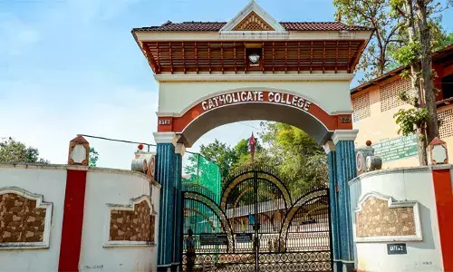 പത്തനംതിട്ട കാതോലിക്കറ്റ് കോളജില്‍ എസ്.എഫ്.ഐ-കെ.എസ്.യു സംഘട്ടനം; നാല് കെ.എസ്.യുക്കാര്‍ക്ക് പരുക്ക്; നാളെ ജില്ലയില്‍ വിദ്യാഭ്യാസ ബന്ദിന് ആഹ്വാനം