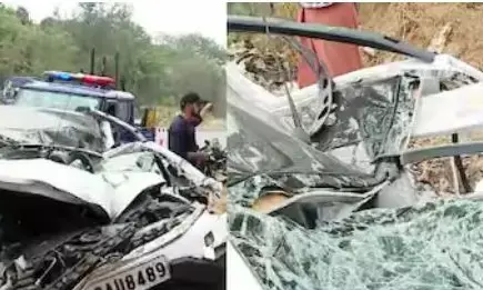 പാലക്കാട് നിർത്തിയിട്ടിരുന്ന ലോറിയുടെ പിന്നിലേക്ക് കാർ ഇടിച്ചുകയറി അപകടം; ഒരാൾക്ക് ദാരുണാന്ത്യം; കൂടെ ഉണ്ടായിരുന്നയാൾക്ക് ഗുരുതര പരിക്ക്; ആശുപത്രിയിൽ പ്രവേശിപ്പിച്ചു