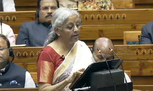 മരുന്നു മുതല്‍ വ്യാവസായിക വസ്തുക്കള്‍ക്ക് വരെ വിലകുറയും; നെയ്ത തുണിത്തരങ്ങള്‍ക്ക് ഉള്‍പ്പെടെ വിലകൂടും