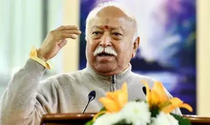 വിവാദ പരാമർശനത്തിന് പിന്നാലെ മാപ്പ് പറഞ്ഞില്ല; ആ​ര്‍​എ​സ്എ​സ് നേ​താ​വ് മോ​ഹ​ന്‍ ഭാ​ഗ​വ​തി​നെതിരെ ക​രി​ങ്കൊ​ടി പ്രതിഷേധം; എട്ട് എ​ന്‍​എ​സ്‌​യു​ഐ പ്ര​വ​ർ​ത്ത​ക​ർ അ​റ​സ്റ്റി​ൽ