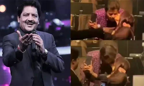 ആദ്യം സെല്‍ഫി; പിന്നെ ലിപ്‌ലോക്ക് മുതല്‍ കെട്ടിപ്പിടുത്തം വരെ; ലൈവ് മ്യൂസിക് ഷോയ്ക്കിടെ സ്ത്രീകളെ ചുംബിച്ച് ഗായകന്‍ ഉദിത് നാരായണ്‍; വീഡിയോ വൈറല്‍
