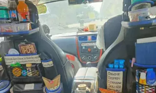 ഭക്ഷണം മുതല്‍ പെര്‍ഫ്യൂം വരെ; യാത്രക്കാര്‍ക്ക് എന്തും എടുക്കാം; എന്ത് എടുത്താലും സൗജന്യം; കാറിനുള്ളില്‍ യാത്രക്കാര്‍ക്ക് വ്യത്യസ്ത യാത്രാ സൗകര്യമൊരുക്കി യൂബര്‍ ഡ്രൈവര്‍; ഫ്‌ലൈറ്റുകളെ പോലും വെല്ലുവെന്ന് കമന്റുകള്‍