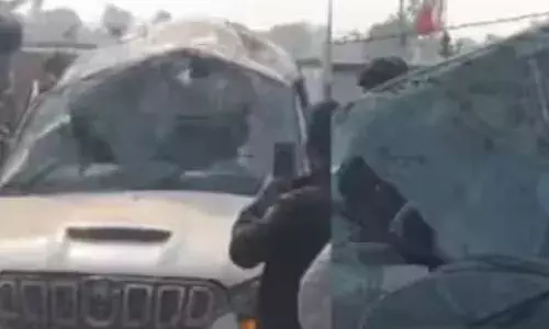 റോഡിൽ യുവാക്കളുടെ ബൈക്ക് അഭ്യാസം; നിയന്ത്രണംവിട്ട കാർ റോഡിലെ ഡിവൈഡറിൽ ഇടിച്ചുകുത്തി മറിഞ്ഞു; 5 പേർക്ക് ദാരുണാന്ത്യം; നാല് പേർക്ക് പരിക്ക്; ആശുപത്രിയിൽ പ്രവേശിപ്പിച്ചു; ബിഹാറിൽ നടന്നത്!