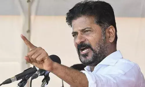 കോണ്‍ട്രാക്ടര്‍മാരുടെ ബില്ലുകള്‍ പാസാക്കാന്‍ മന്ത്രിമാര്‍ കൈക്കൂലി ആവശ്യപ്പെട്ടെന്ന ആരോപണം;  തെലങ്കാന കോണ്‍ഗ്രസില്‍ വിമതനീക്കം; പത്ത് എംഎല്‍എമാര്‍ രഹസ്യയോഗം ചേര്‍ന്നു; ഇടപെട്ട് രേവന്ത് റെഡ്ഡി