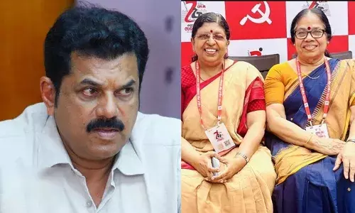 കോടതി രണ്ടുവര്‍ഷത്തിലധികം ശിക്ഷിച്ചാല്‍ മാത്രം എംഎല്‍എ സ്ഥാനം രാജിവച്ചാല്‍ മതിയെന്ന് പി സതീദേവി;   മുകേഷ് കുറ്റക്കാരനാണെന്ന് കോടതി കണ്ടെത്തിയിട്ടില്ലെന്ന് പികെ ശ്രീമതി;  മുകേഷിനെ ന്യായീകരിച്ച് സിപിഎം വനിതാ നേതാക്കള്‍