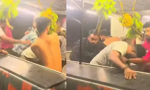 തെങ്ങമത്ത് ചായക്കടയിലെ സംഘട്ടനം; പത്ത് പ്രതികള്‍ക്കായി തെരച്ചില്‍ ഊര്‍ജിതം; പരുക്കേറ്റ യുവാക്കള്‍ ജനറല്‍ ആശുപത്രിയില്‍ ചികിത്സയില്‍