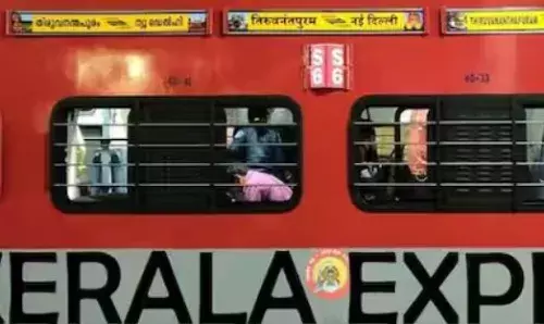 ലേഡീസ് ബാ​ഗിൽ ദുരൂഹത നിറച്ച് കവറുകൾ; തുറന്നപ്പോൾ കണ്ടത്; ട്രെയിനിൽ കടത്തിക്കൊണ്ടുവന്ന 10 ലക്ഷം രൂപയുടെ എംഡിഎംഎ പിടിച്ചെടുത്തു; കുടുങ്ങിയത് എക്‌സൈസ് പരിശോധനയിൽ