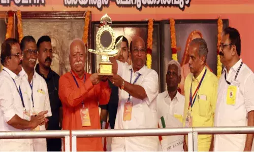 ആര്‍.എസ്.എസ് ഹിന്ദുമഹാമണ്ഡലത്തെക്കാള്‍ ഇളയത്; ഭാരതത്തിന്റെ ജീവന്‍ സനാതനം, അതില്‍ ദേശ -കാല മാറ്റങ്ങള്‍ ഇല്ല: ചെറുകോല്‍പ്പുഴ ഹിന്ദുമത പരിഷത്തില്‍ ആര്‍.എസ്.എസ് സര്‍ സംഘചാലക് മോഹന്‍ ഭാഗവത്