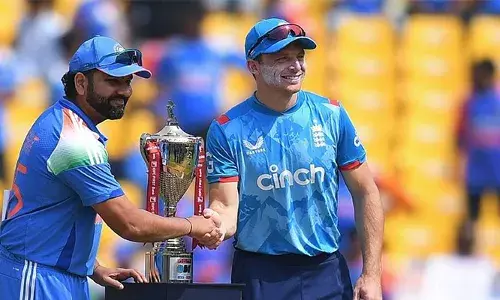 കാല്‍മുട്ടിനേറ്റ പരിക്കില്‍ നിന്നും മോചിതനായില്ല; ഇംഗ്ലണ്ടിനെതിരെ ഒന്നാം ഏകദിനത്തില്‍ ഇന്ത്യ ഇറങ്ങുന്നത് കോഹ്ലിയില്ലാതെ; ജയ്‌സ്വാളിനും റാണയ്ക്കും ഏകദിന അരങ്ങേറ്റം; ടോസ് നേടിയ ഇംഗ്ലണ്ട് ആദ്യം ബാറ്റ് ചെയ്യും; മുഹമ്മദ് ഷമിയും ടീമില്‍