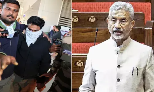 ഇന്ത്യാക്കാരെ കയ്യിലും കാലിലും വിലങ്ങ് വച്ച് ഭീകരരെ പോലെ നാടുകടത്തിയെന്ന് പ്രതിപക്ഷം; അമേരിക്ക ഇന്ത്യാക്കാരെ നാടുകടത്തുന്നത് ഇത് ആദ്യമല്ലെന്ന് ജയശങ്കര്‍; നേരത്തെ കൊണ്ടു വന്നത് സൈനിക വിമാനങ്ങളിലാണോ എന്ന് ചോദ്യം; സൈനിക വിമാനം ഇതിനു മുമ്പ് അയച്ചിട്ടില്ലെന്ന് മന്ത്രി; പ്രതിഷേധിച്ച് പ്രതിപക്ഷത്തിന്റെ ഇറങ്ങിപ്പോക്ക്