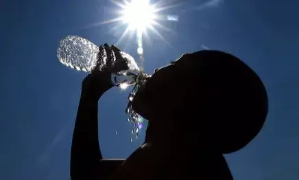 ചുട്ടുപൊള്ളും..; സംസ്ഥാനത്ത് ഇന്നും നാളെയും കനത്ത ചൂടിന് സാധ്യത; സാധാരണയെക്കാൾ മൂന്ന് ഡിഗ്രി വരെ ഉയരും; പുറത്തിറങ്ങുമ്പോൾ സൂക്ഷിക്കണം; മുന്നറിയിപ്പുമായി കാലാവസ്ഥ വകുപ്പ്