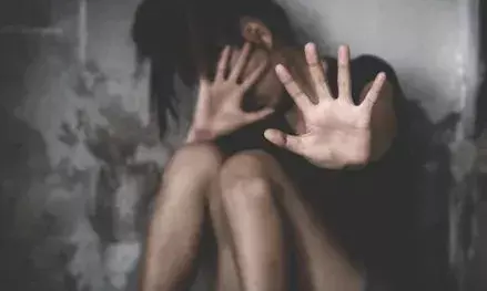 ഏഴ് വയസുകാരിക്ക് ശാരീര വേദനയും പനിയും; ആശുപത്രി പരിശോധനയിൽ പീഡന വിവരം പുറത്ത്; അട്ടപ്പാടിയിൽ സ്വന്തം മകളെ പീഡിപ്പിച്ച അച്ഛൻ അറസ്റ്റിൽ; ഉപദ്രവിച്ചത് ഉറക്കത്തിനിടെയെന്ന് പോലീസ്