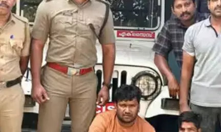 കോതമംഗലത്ത് കഞ്ചാവ് വേട്ട; വിൽപ്പനയ്ക്കായി എത്തിച്ച രണ്ടു കിലോഗ്രാമിലധികം പിടിച്ചെടുത്തു; കേസിൽ രണ്ട് പശ്ചിമ ബംഗാൾ സ്വദേശികൾ അറസ്റ്റിൽ; കൈയ്യോടെ പൊക്കി എക്സൈസ്