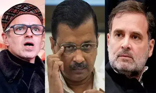 പരസ്പരം കുറച്ചുകൂടി പോരടിക്കൂ; ഡല്‍ഹിയിലെ ഭരണ നഷ്ടത്തില്‍ ആപ്പിനെയും കോണ്‍ഗ്രസിനെയും രൂക്ഷമായി പരിഹസിച്ച് ഉമര്‍ അബ്ദുല്ല