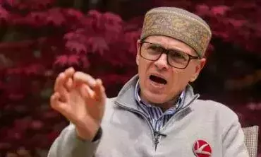 കൊള്ളാം..നിങ്ങൾ തമ്മിൽ വഴക്കിടുന്നത് തുടരുക; ഇനി പറഞ്ഞിട്ട് കാര്യമില്ല; പണം കണ്ട് എല്ലാം മതി മറന്നു; എഎപിയെയും കോണ്‍ഗ്രസിനെയും കടന്നാക്രമിച്ച് നാഷണൽ കോൺഫറൻസ് നേതാവ് ഒമർ അബ്ദുള്ള