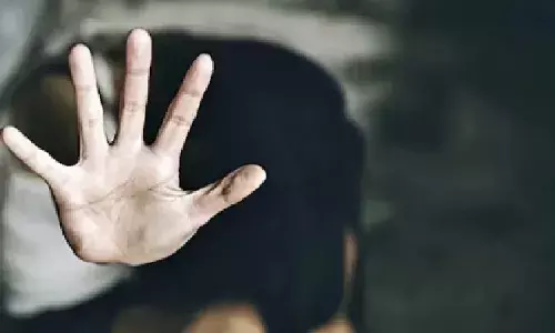 അമ്മ ജോലിക്ക് പോകുമ്പോൾ നിരന്തര ശല്യം; ശരീരത്തിൽ കടന്നുപിടിക്കും; അതിക്രമം പലതവണ തുടർന്നു; പരാതി; തിരുവനന്തപുരത്ത് പതിനൊന്നുകാരിയെ പീഡിപ്പിച്ച രണ്ടാനച്ഛൻ അറസ്റ്റിൽ