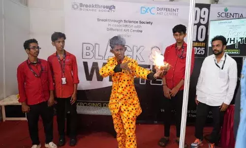 അന്ധവിശ്വാസങ്ങള്ക്കെതിരെ പൊതുജനങ്ങളുടെ കണ്ണ് തുറപ്പിച്ച് ഡിഫറന്റ് ആര്ട് സെന്ററിലെ ഭിന്നശേഷിക്കാര്; ദേശീയ ശാസ്ത്ര സമ്മേളനത്തില് താരങ്ങളായി ഡിഫറന്റ് ആര്ട് സെന്ററിലെ ഭിന്നശേഷിക്കാര് അന്ധവിശ്വാസങ്ങള്ക്കെതിരെ പൊതുജനങ്ങളുടെ കണ്ണ് തുറപ്പിച്ച് ഡിഫറന്റ് ആര്ട് സെന്ററിലെ ഭിന്നശേഷിക്കാര്; ദേശീയ ശാസ്ത്ര സമ്മേളനത്തില് താരങ്ങളായി ഡിഫറന്റ് ആര്ട് സെന്ററിലെ ഭിന്നശേഷിക്കാര്