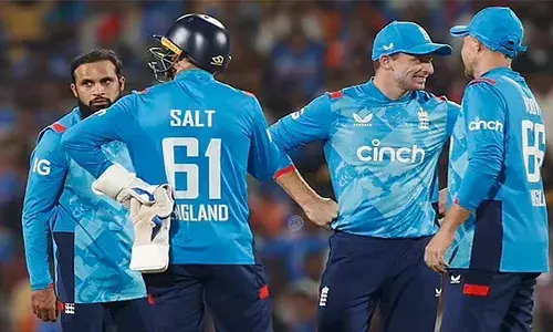 ഒറ്റ തോല്‍വിയില്‍ ഇംഗ്ലണ്ടിന്റെ തലയില്‍ വീണത് തിരിച്ചടിയുടെ റെക്കോര്‍ഡ്; 300ല്‍ അധികം സ്‌കോര്‍ നേടിയതിന് ശേഷം ഏകദിനത്തില്‍ കൂടുതല്‍ തോല്‍വി ഏറ്റുവാങ്ങുന്ന ടീമെന്ന നാണക്കേട് ഇംഗ്ലണ്ടിന് സ്വന്തം