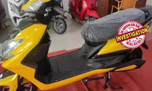 വാറന്റി കാലയളവില്‍ തകരാറിലായിട്ടും ഇലക്ട്രിക് സ്‌കൂട്ടറിന്റെ ബാറ്ററി റിപ്പയര്‍ ചെയ്യുന്നതില്‍ വീഴ്ച വരുത്തി; വാഹന ഉടമ പുതിയ ബാറ്ററിയും ചാര്‍ജറും വാങ്ങേണ്ടിവന്നു;  പരാതിക്കാരന് 33,000/ രൂപ നഷ്ടപരിഹാരം നല്‍കണമെന്ന് ഉപഭോക്തൃ തര്‍ക്ക പരിഹാര കോടതി