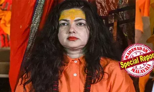 ഞാന്‍ മഹാമണ്ഡലേശ്വര്‍ സ്ഥാനം രാജിവെക്കുന്നു; എന്റെ പദവി കാരണം രണ്ട് കൂട്ടരും തമ്മില്‍ നടക്കുന്ന വഴക്ക് ശരിയല്ല; 25 വര്‍ഷമായി ഞാന്‍ സാധ്വിയാണ്;  സന്യാസി സ്ഥാനം രാജിവച്ച് നടി മംമ്ത കുല്‍ക്കര്‍ണി; 2000 കോടിയുടെ മയക്കുമരുന്ന് കേസില്‍ കുടുങ്ങിയ ബോളിവുഡ് നടിയുടെ പുതിയ റോളിന് അന്ത്യം