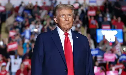 യുഎസിലേക്കുള്ള സ്റ്റീല്‍, അലുമിനിയം ഇറക്കുമതിക്ക് 25 ശതമാനം തീരുവ പ്രഖ്യാപിച്ച് ട്രംപ്; തിരിച്ചടി കാനഡ, ബ്രസീല്‍ തുടങ്ങിയ രാജ്യങ്ങള്‍ക്ക്