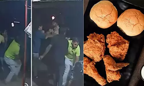 അര്‍ധരാത്രിയില്‍ എത്തി ബ്രോസ്റ്റഡ് ചിക്കന്‍ ആവശ്യപ്പെട്ടു; തീര്‍ന്നുപോയി എന്ന് പറഞ്ഞതിന് സംഘം ചേര്‍ന്ന് കടയുടമയ്ക്കും ജീവനക്കാര്‍ക്കും മര്‍ദ്ദനം; സംഭവം കോഴിക്കോട്